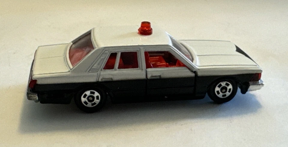 Ikeda Custom Tomica No. 13 Nissan Cedric 280E Brougham Hecho en Japón Caja Negra Foto 3 de 4