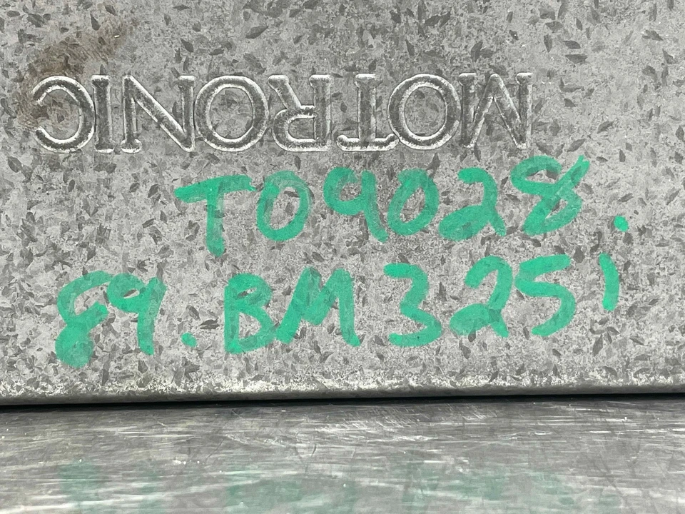 Módulo de control del motor BMW 325I 1989 2,5 L ECU OEM 1726683 0261200380 86 k 89 90 91 Foto 4 de 4