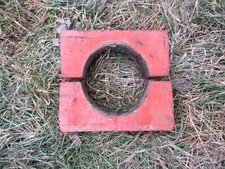 CASE 1800 CHISEL PLOW ROCKSHAFT AXLE BEARING CAP HOLDER