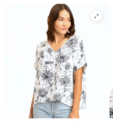 threads 4 thought v neck top SIZE One X