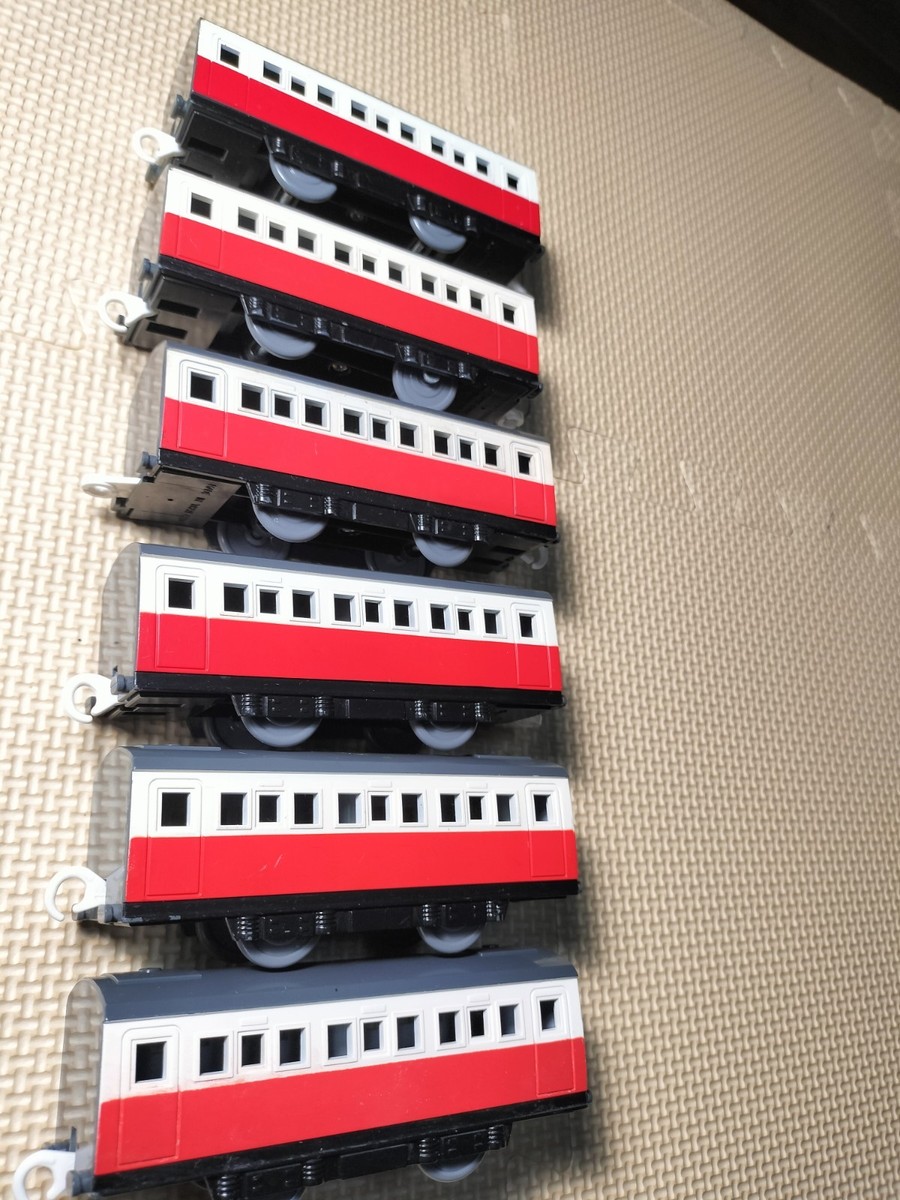 Tomy Thomas & Friends Series 6 Red Passenger Express Coaches Cars