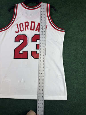 Authentic Michael Jordan Rookie Mitchell Ness 84/85 Bulls Jersey