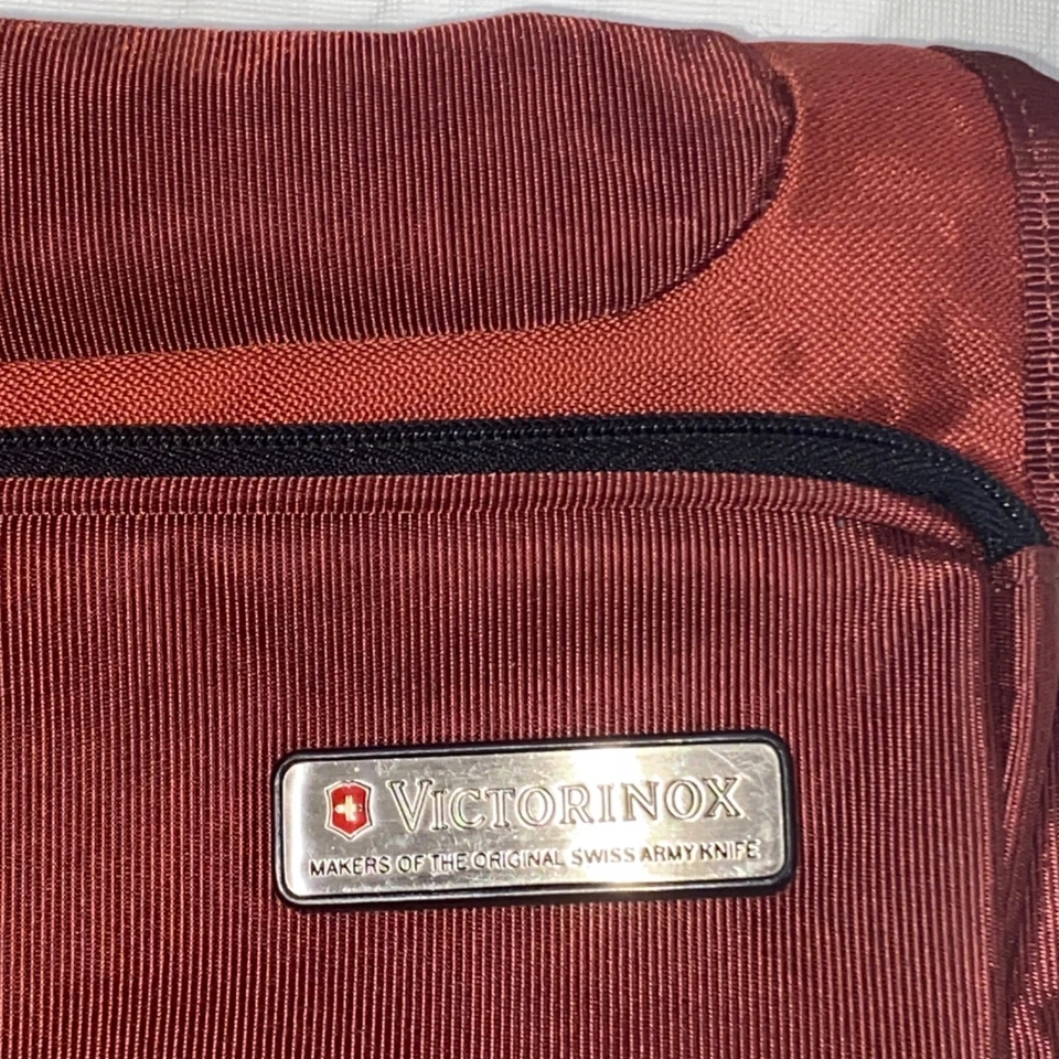 Bolsa escolar Victorinox Swiss Army Messenger bolsa laptop ferrugem vermelha e preta náilon - Imagem 3 de 4