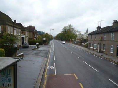 Foto A2 Purley: Brighton Road Blick nach Süden.  Die ehemalige Purley Tram D c2014