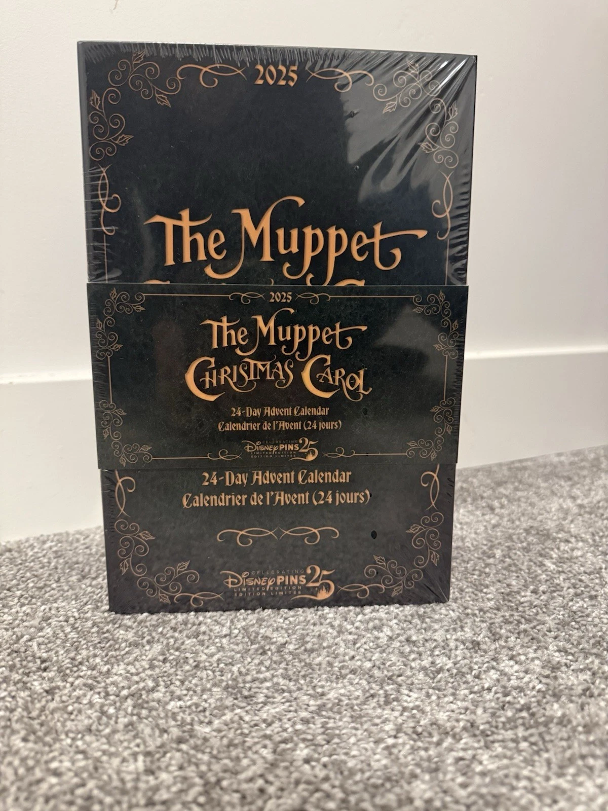 The Muppets Christmas Carol Limited 2025 Disney Pin Advent Calendar LE pins