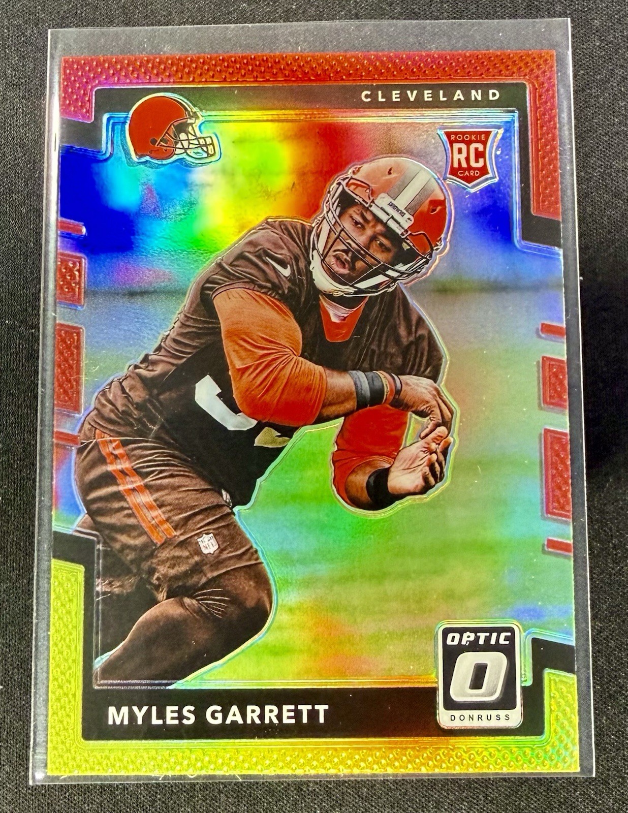 2017 Donruss Optic - Rookies Myles Garrett #106 Red & Yellow Prizm (RC)