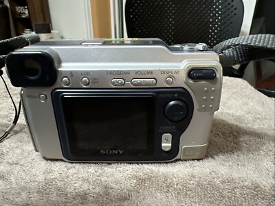 Sony Cyber-shot DSC-S70 3.1MP Digital Camera - Silver for sale