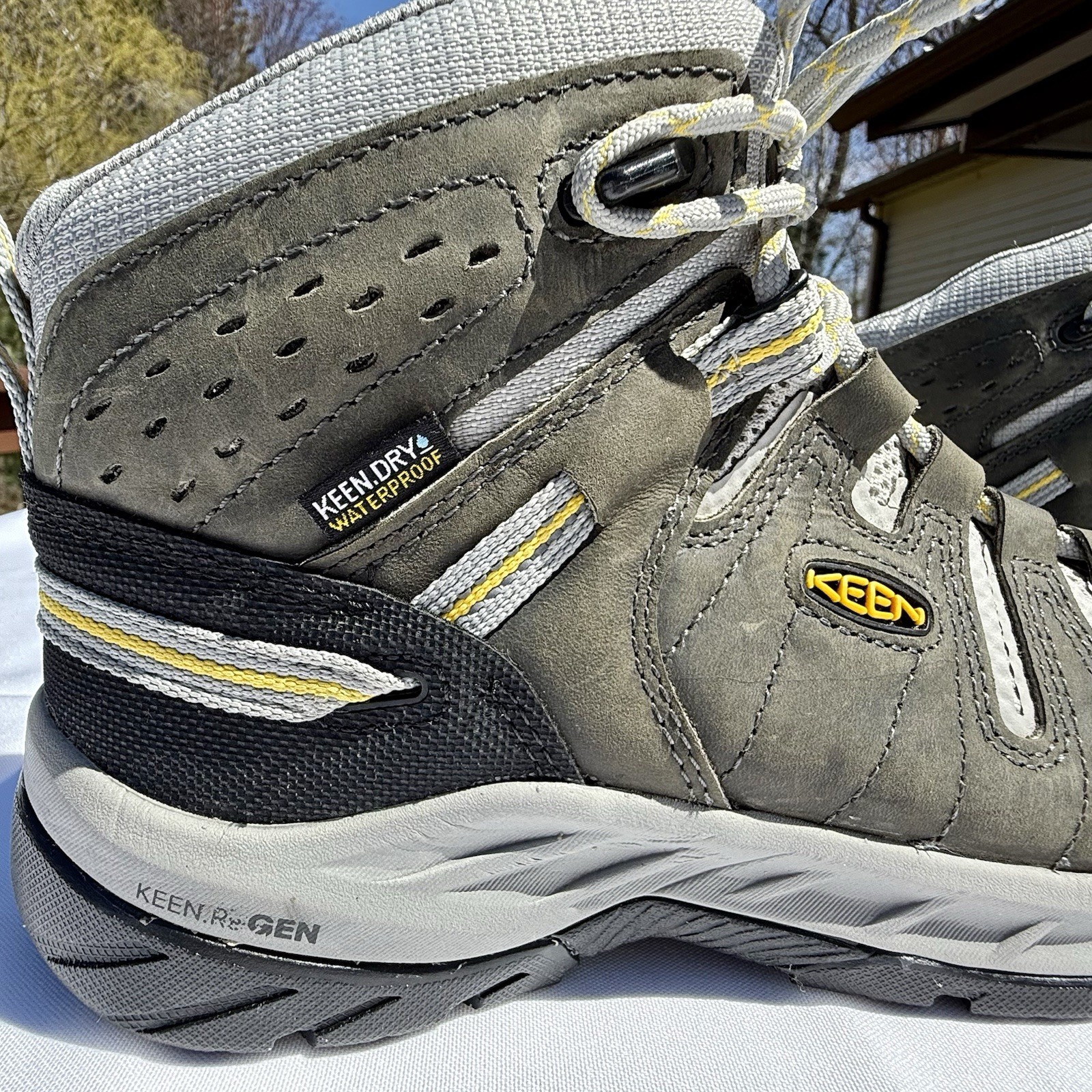 Stivali da lavoro Keen Flint II Mid impermeabili donna taglia 7 5 grigio magnetico punta acciaio EH