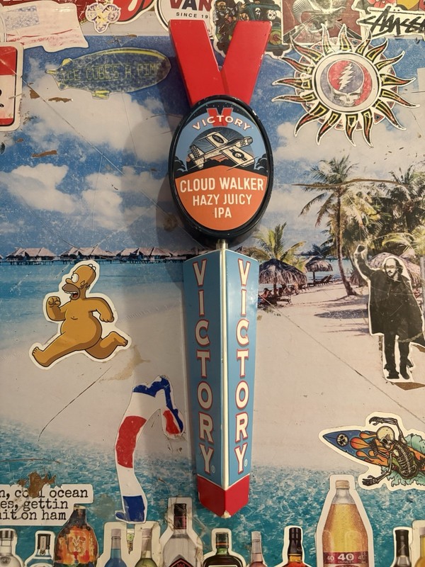 Victory Cloud Walker Hazy Juicy IPA Beer Tap Handle Knob Breweriana bar man cave