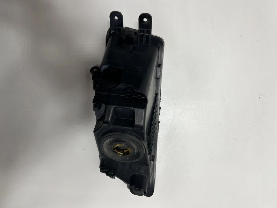 Luz antiniebla de giro lateral derecho del pasajero Volkswagen Passat 2012-2015 OEM 561941699B ✅ Foto 4 de 4