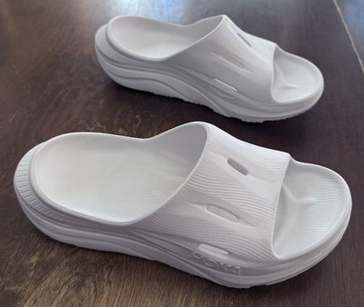 HOKA Ora RECOVERY Slides in CRISP WHITE - Unisex: Women's Size 9 US / Men's 7 US