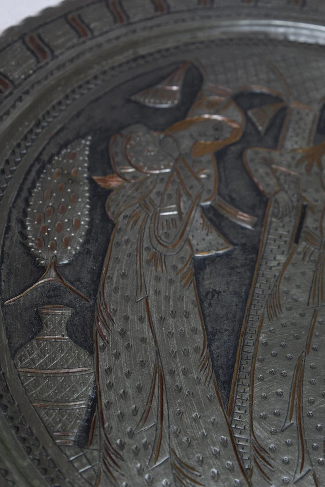 Antigua placa de latón plateado grabada a mano arte islámico reyes de Persia decorada Foto 4 de 4