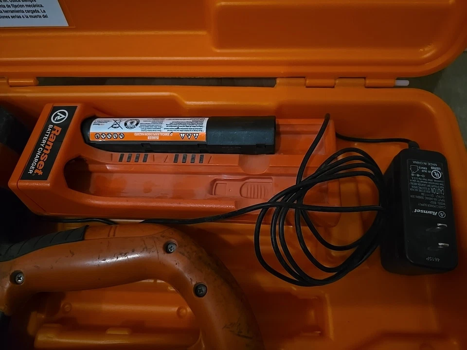 RAMET T3 Herramienta de Fijación Clavadora Pistola de Clavos con Estuche Cargador y 1 Batería Foto 3 de 4