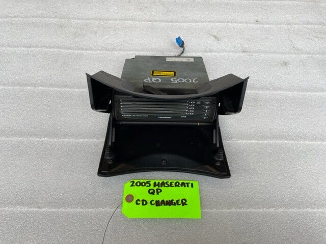 06 MASERATI QUATTROPORTE M139 OEM BLAUPUNKT 5 DISC CD CHANGER IN DASH 04-08