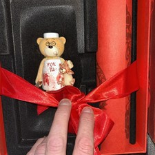 Bad Taste Bear Fok Yu Kolekcjonerskie pudełko klubowe Zestaw. Nowy 