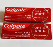 2 Colgate Optic White Stain Fighter Toothpaste Clean Mint Paste 3.8 oz Each
