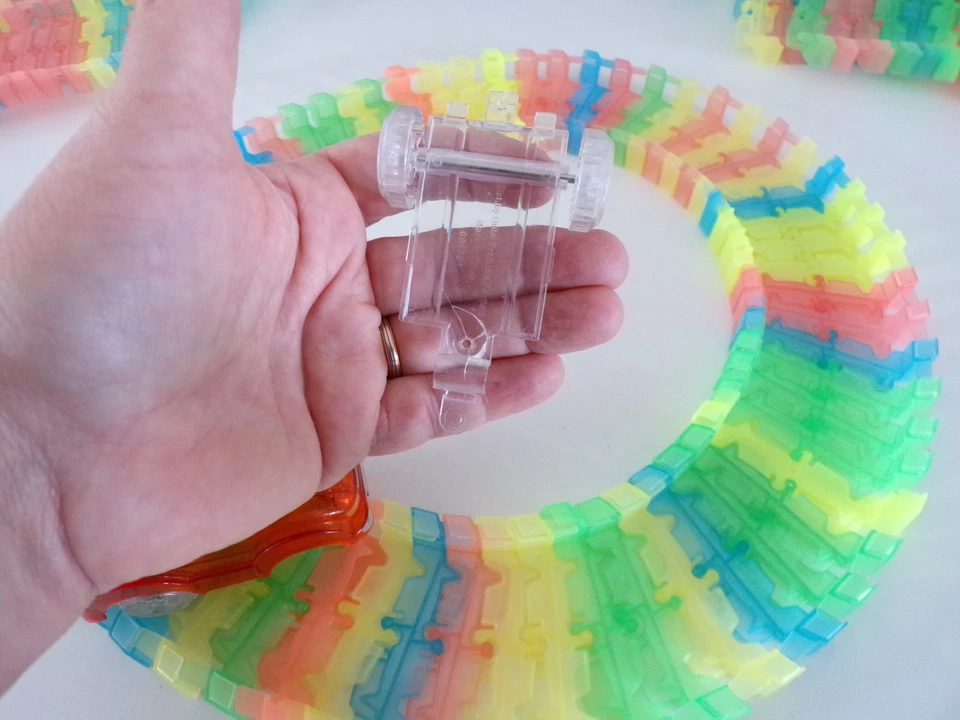 Circuit lumineux Magic Tracks - TBE - Photo 4/4