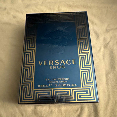 Versace Eros Eau de Parfum Natural Spray, Regular Size 3.4 fl oz / 100 mL