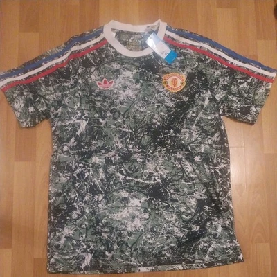 ADIDAS BNWT Manchester United Stone Roses Football Shirt - Mens Extra large