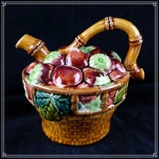 CARAFE A LIQUEUR DE FRAISE EN BARBOTINE SARREGUEMINES TROMPE L'OEIL "CUSENIER"