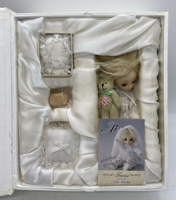 JUN PLANNING AI BALL JOINTED FASHION PULLIP DOLL GROOVE INC FREESIA & TEDDY BEAR