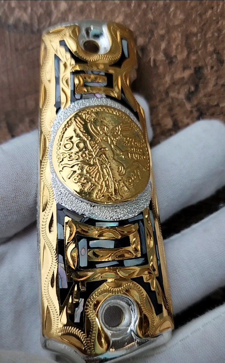 Cachas Centenario coin Gold plated Abulon govermment 1911 gun