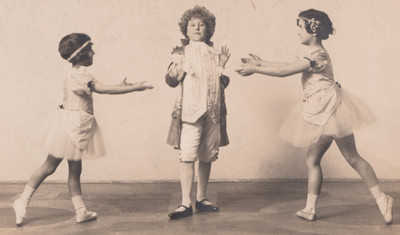 1920er RPPC Kinder Ballett Tänzer Theater Kostüme Hana Studios London Foto