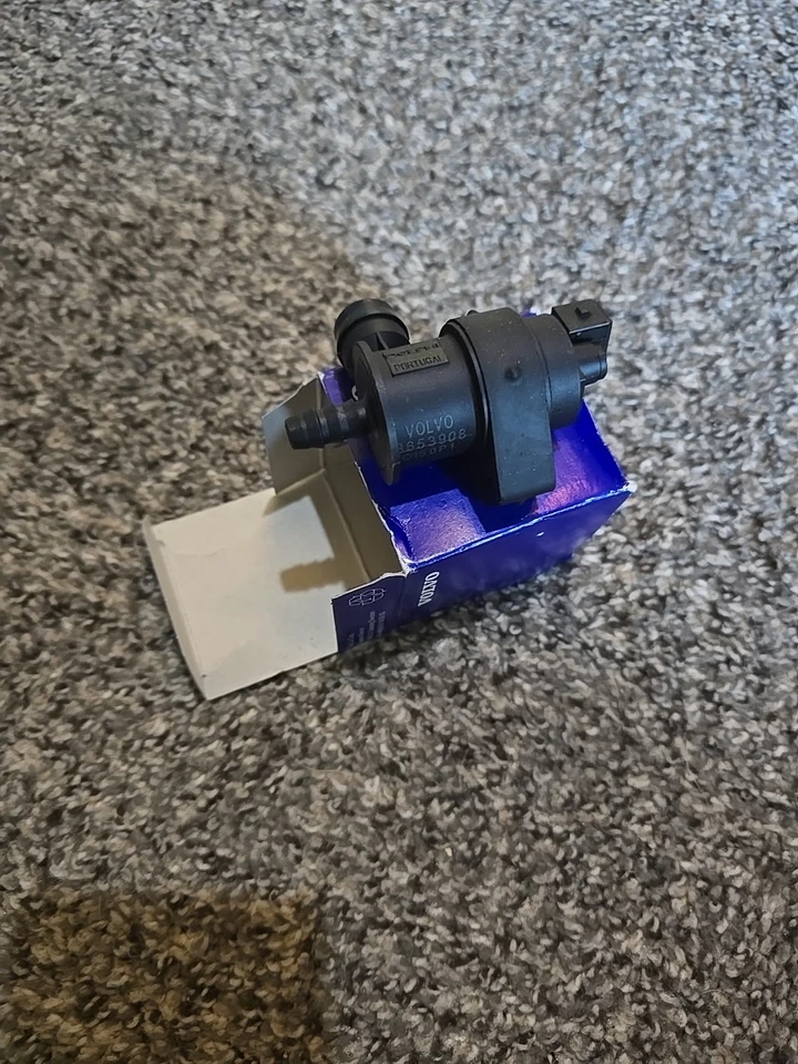  Vapor Canister Purge Solenoid for Volvo S80 XC90 S60 XC70 V70 C70 S70 P2 - Image 2 of 4