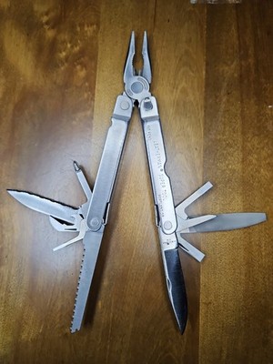 LEATHERMAN SUPER TOOL MULTI TOOL PLIERS KNIFE SAW ORIGINAL SUPERTOOL W CASE