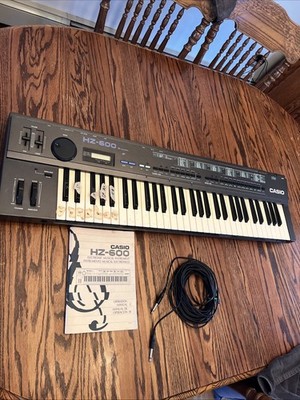 Vintage 1987 Casio HZ-600 SD Synthesizer Keyboard FOR PARTS NOT WORKING!