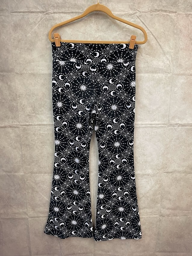 No Boundaries Women's Black Sun Moon Leggings Size L (11-13 No Boundaries Women's Black Sun Moon Leggings Size L (11-13