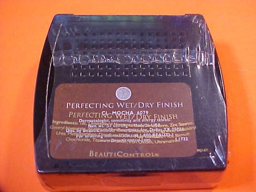 NEW SEALED BeautiControl Perfecting Wet/Dry Finish Foundation Mocha 6079 U365 - Picture 2 of 3