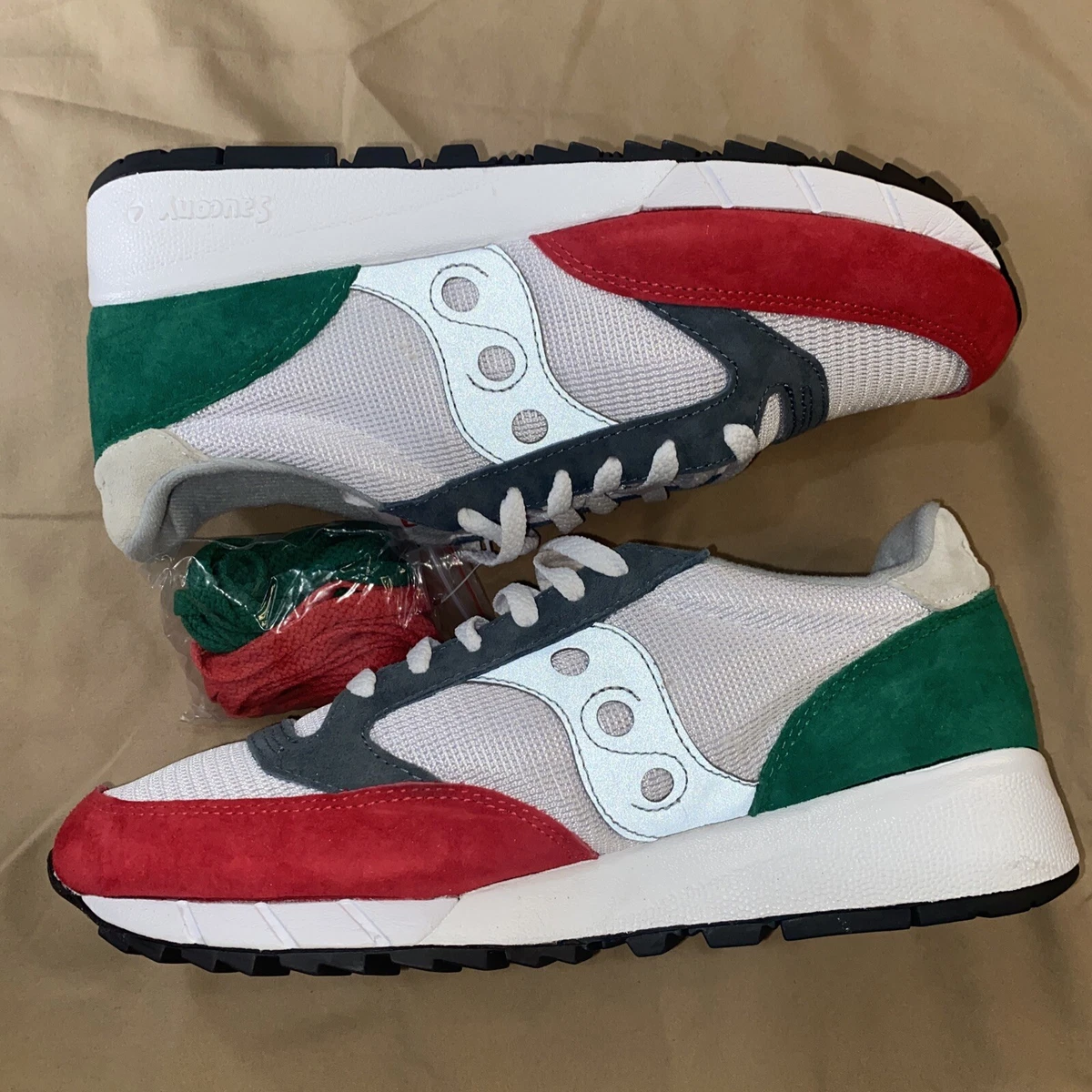 Saucony email top