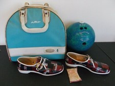 vintage Bowling set: 13lb Brunswick Sea Strike ball wire rack bag ladies 7 shoes