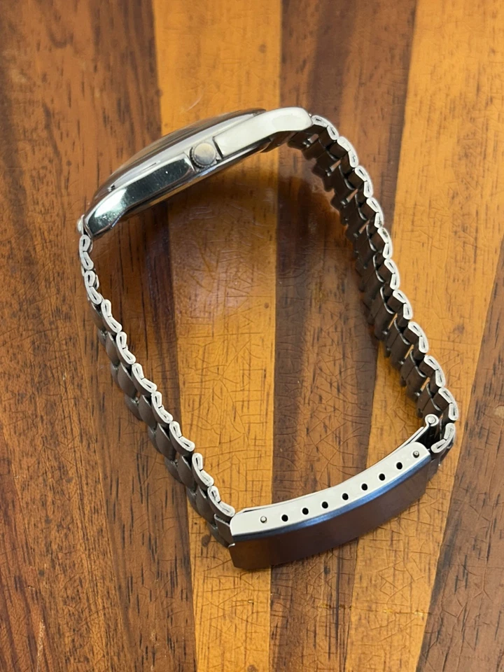 Reloj Calvin Hill Hombre Plateado Esfera Blanca Manecillas Luminosas Suizas 37mm Batería Nueva Foto 2 de 4