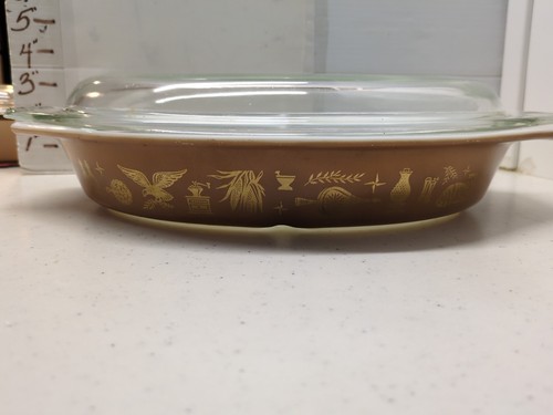 Vintage Pyrex Early American 1.5Qt Divided Casserole Dish w/Lid Brown & Gold #8 - Picture 2 of 9