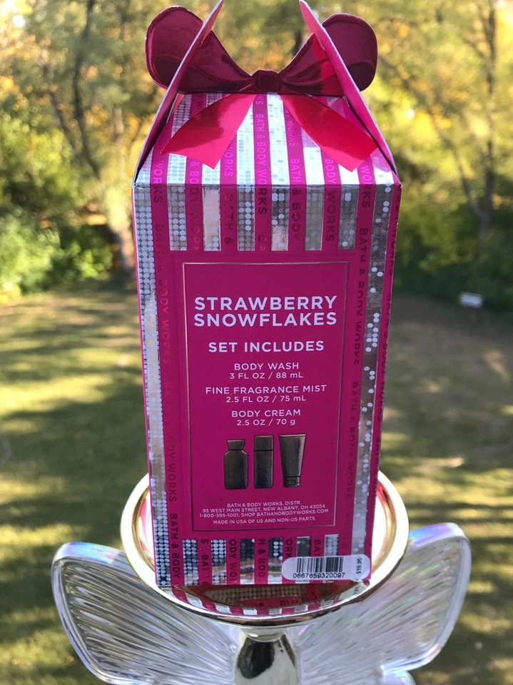 NEW! Bath & Body Works STRAWBERRY SNOWFLAKES GIFT SET W/ GIFT BOX (Travel Size)  - Image 2 of 2