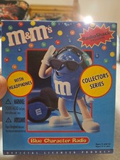 BRAND-NEW BLUE M M's radio Walkman AM/FM radio 1990s radio shack exclusive cool
