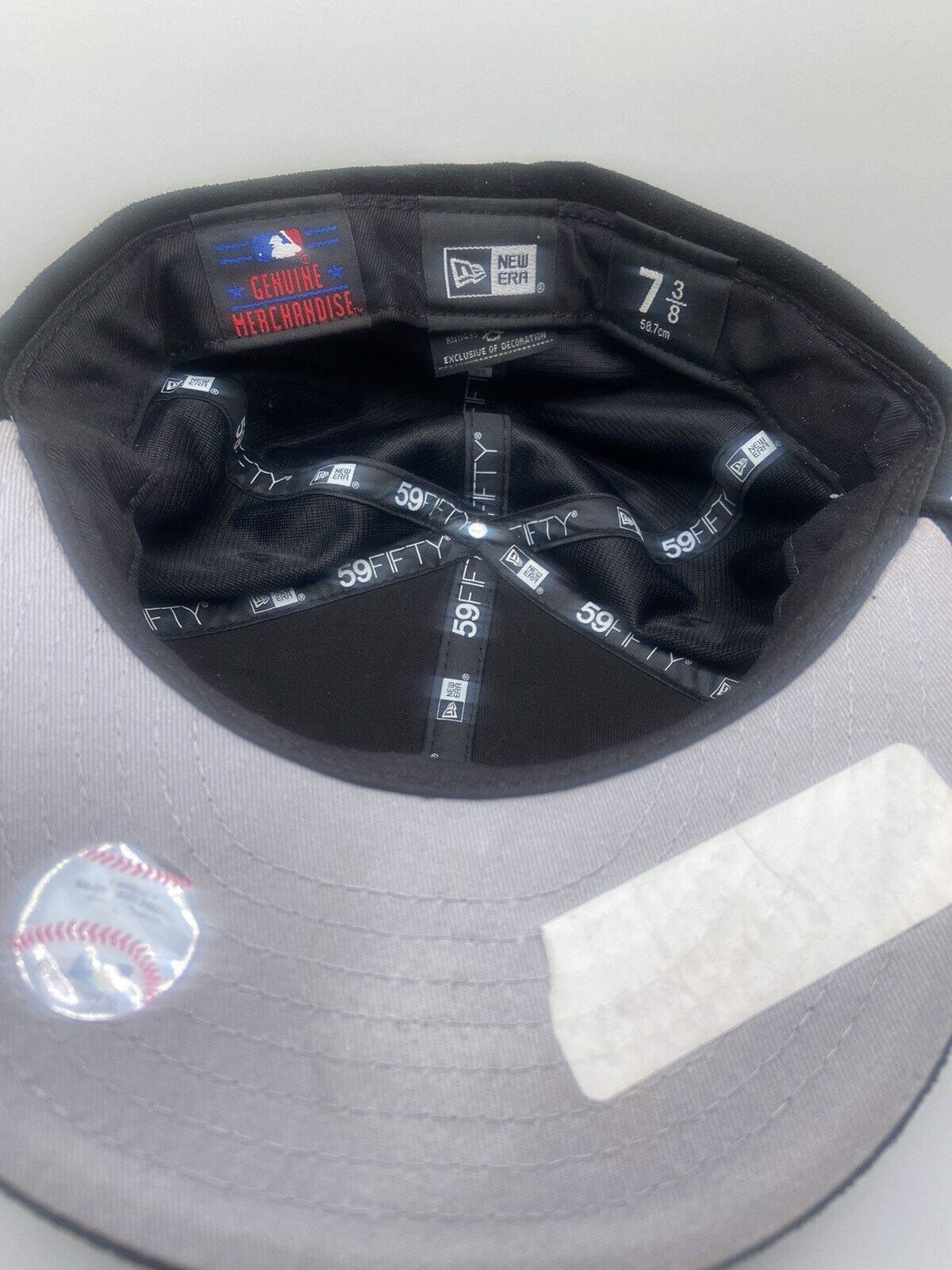 New Era NY Yankees 7 3/8 fitted hat w/polished silver emblem &