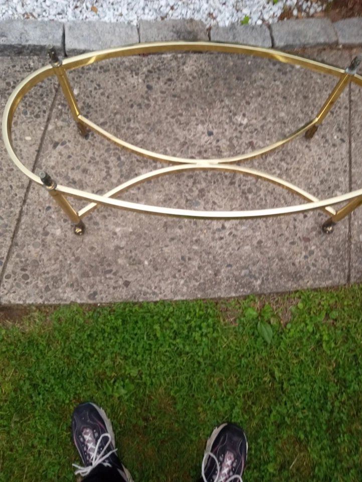 Brass side table - Vintage LaBarge Brass Oval Table Flame Hollywood Regency - Image 3 of 4