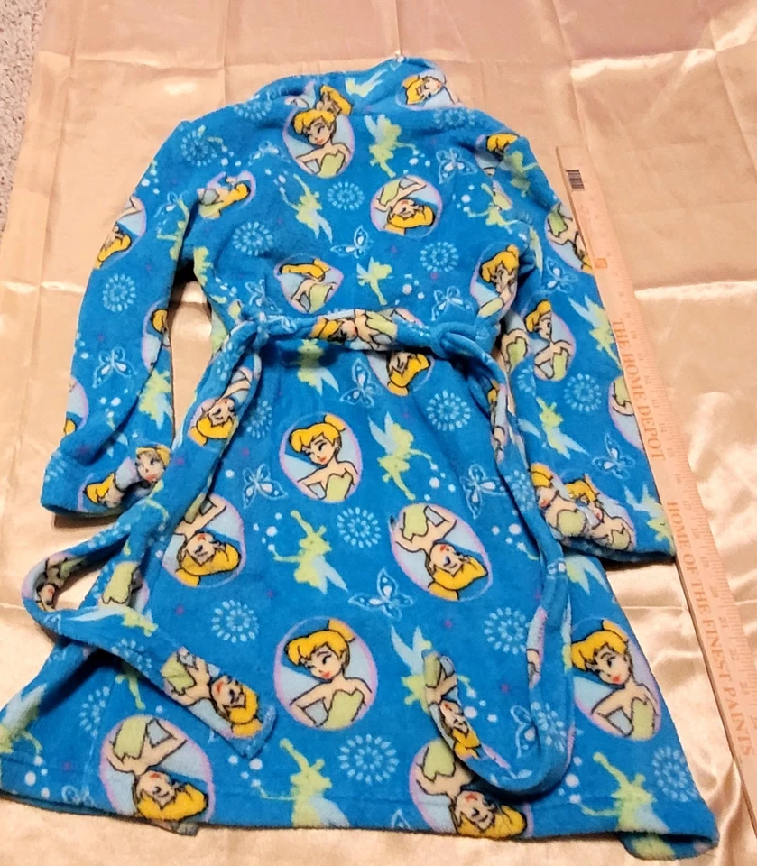 Albornoz polar azul mariposa hadas Tinkerbell Disney, talla 7/8 tiene agujero pequeño  Foto 3 de 4