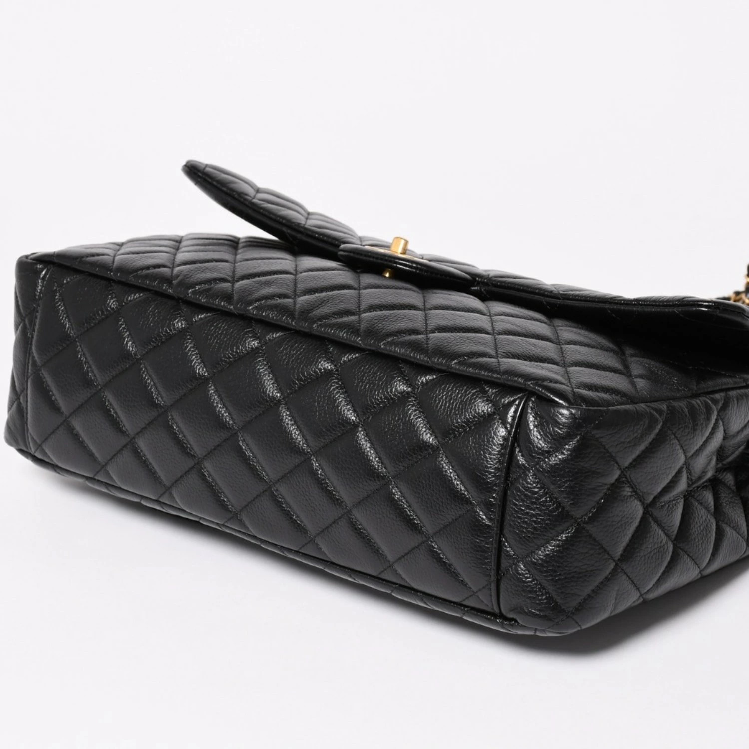 Chanel 2025 AS4661 Jumbo Matelasse Big Shoulder Bag Black 4a003601 r0_0608 image 8