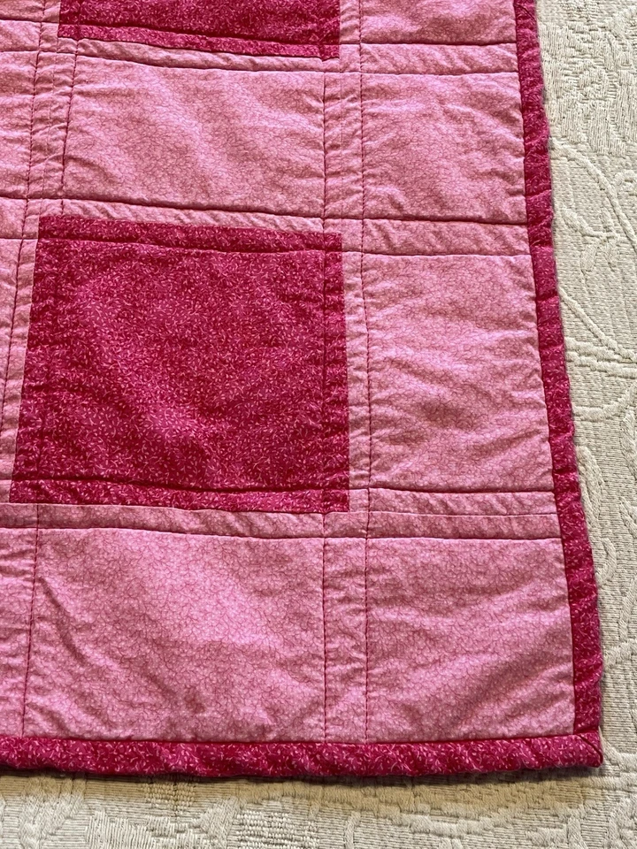 Manta de algodón 50x50 hecha a mano rosa retazos etiqueta firmada 2009 Foto 3 de 4