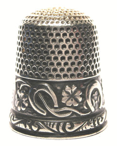 Stern Bros. Sterling Silver GOOD LUCK Thimble w/Horseshoes & 4 Leaf Clovers