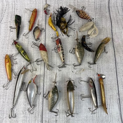 VTG Lot of 21 Salt Water Fishing Lures Baits - Shakespeare, Rapala, Helin & More
