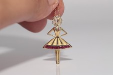 New Made 18k Gold Natural Diamond And Caliber Cut Ruby Ballerina Necklace