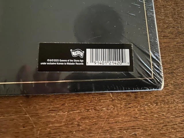 QUEENS OF THE STONE AGE 'ALIVE IN THE CATACOMBS' NUMBERED DELUXE EDITION - Image 4 of 4