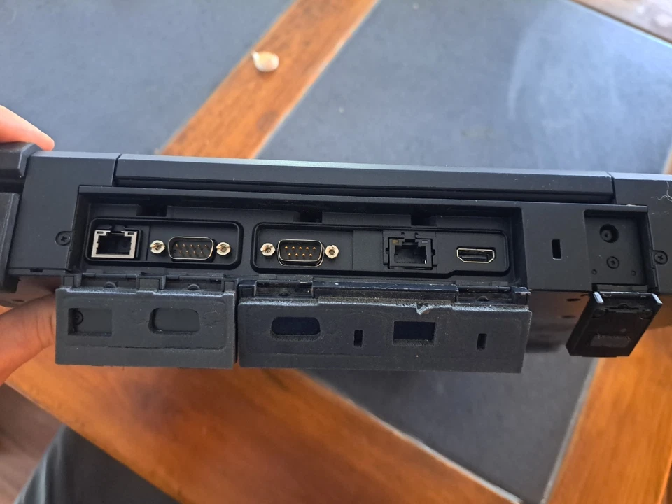 Dell Latitude 7424 Resistente IntelCore i5-8650U 16GB RAM 512GB SSD Win11Pro Táctil Foto 4 de 4