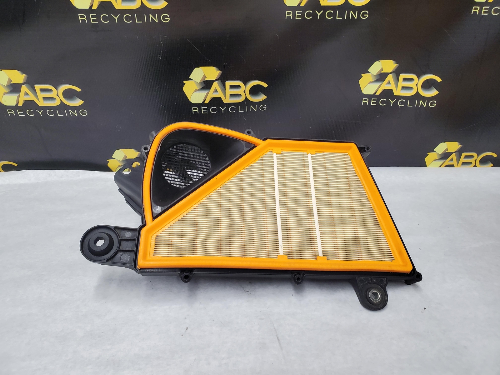 2007 Bentley Flying Spur Lower Air Intake Filter Housing Set Left Right OEM 2007