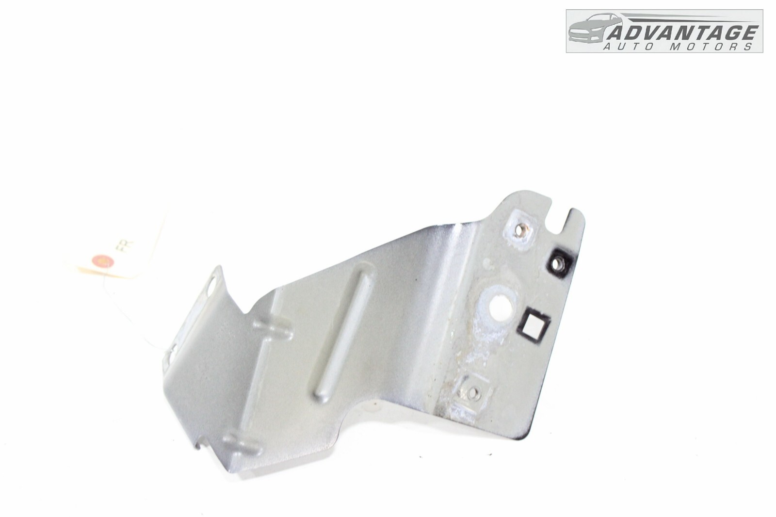 2014-2020 MASERATI GHIBLI FRONT RIGHT FENDER LOWER MOUNT SUPPORT BRACKET OEM